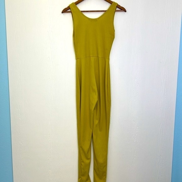 PrettyLittleThing-NWT Shape Dark Lime Ribbed Scoop Neck Sleeveless Jumpsuit SZ 2 - Picture 8 of 9